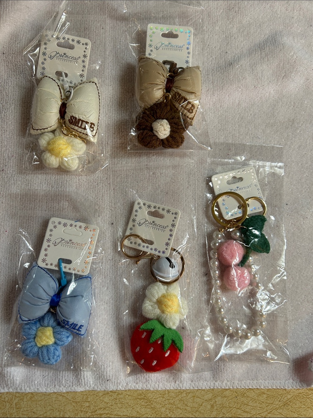 Princess Accessories Bundle of 5 Keychains- Assorted Colors